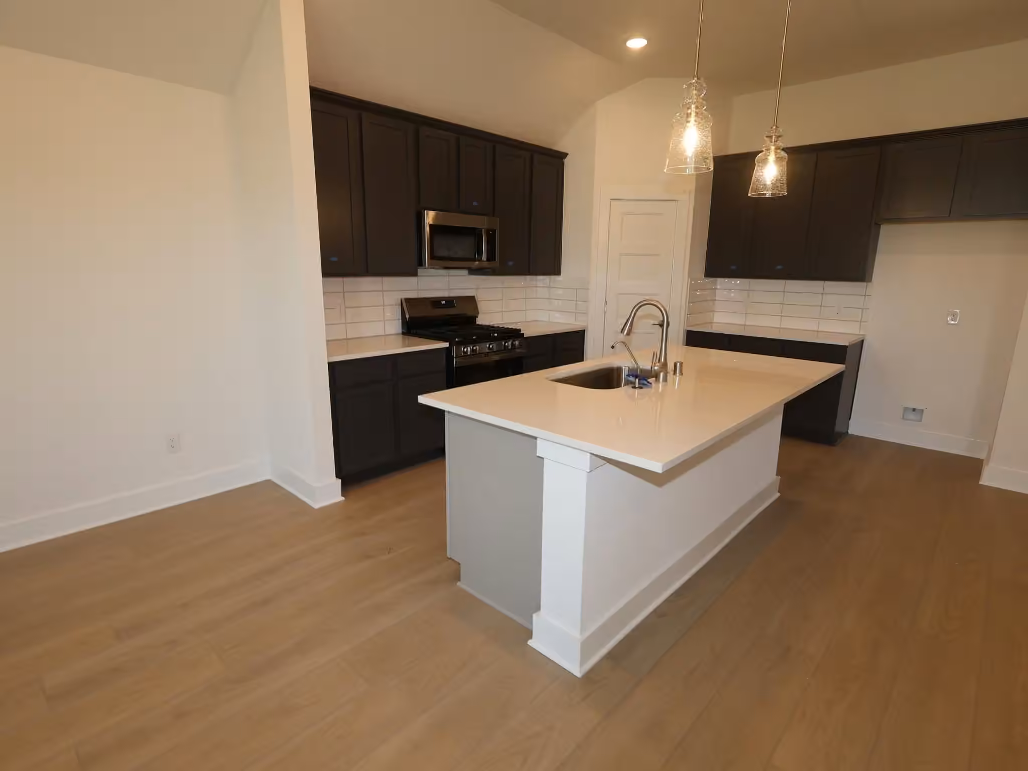 Photo 3 of 2203 Lone Bronco Boulevard, Rosenberg, TX