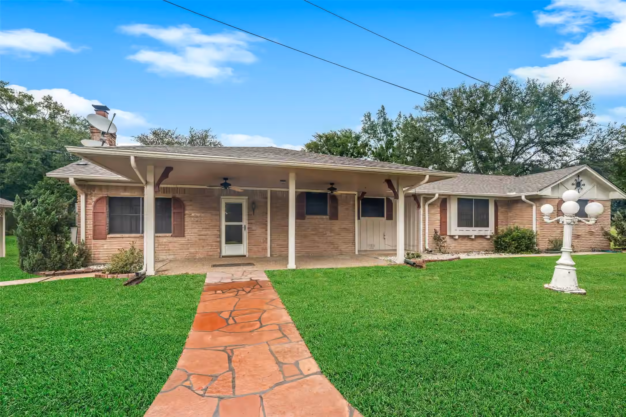 Photo 4 of 700 Fm 2693 Road W, New Waverly, TX