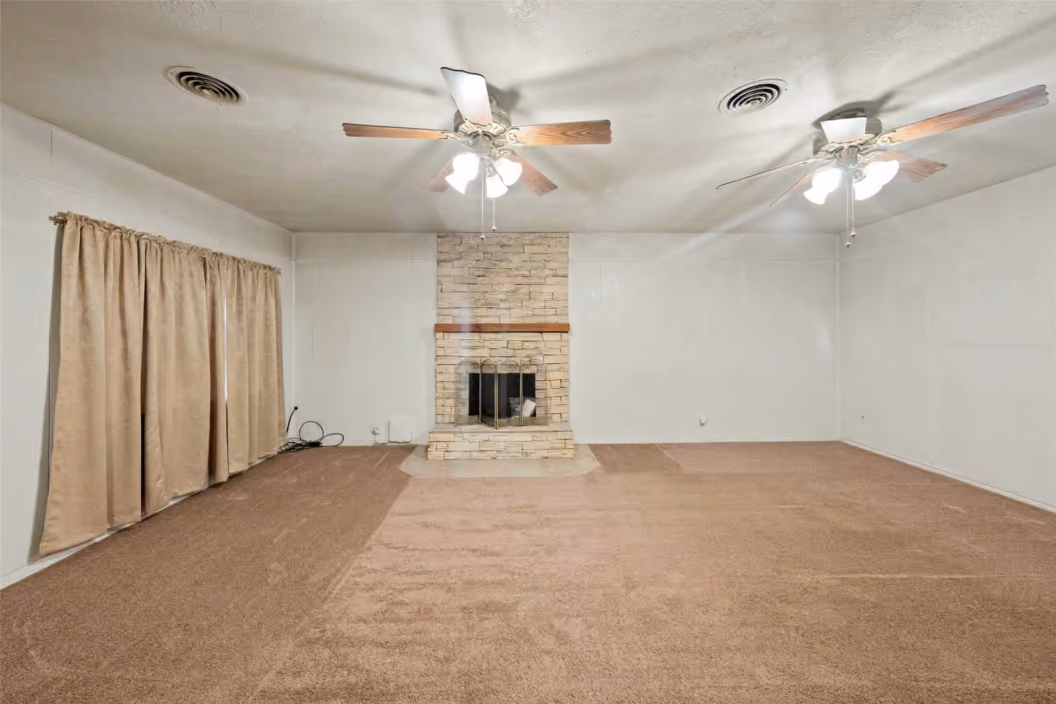Photo 5 of 700 Fm 2693 Road W, New Waverly, TX