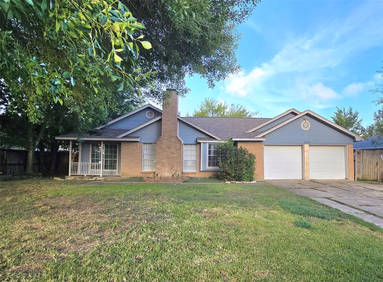 Photo of 5205 Winding Brook Drive, Dickinson, TX 77539