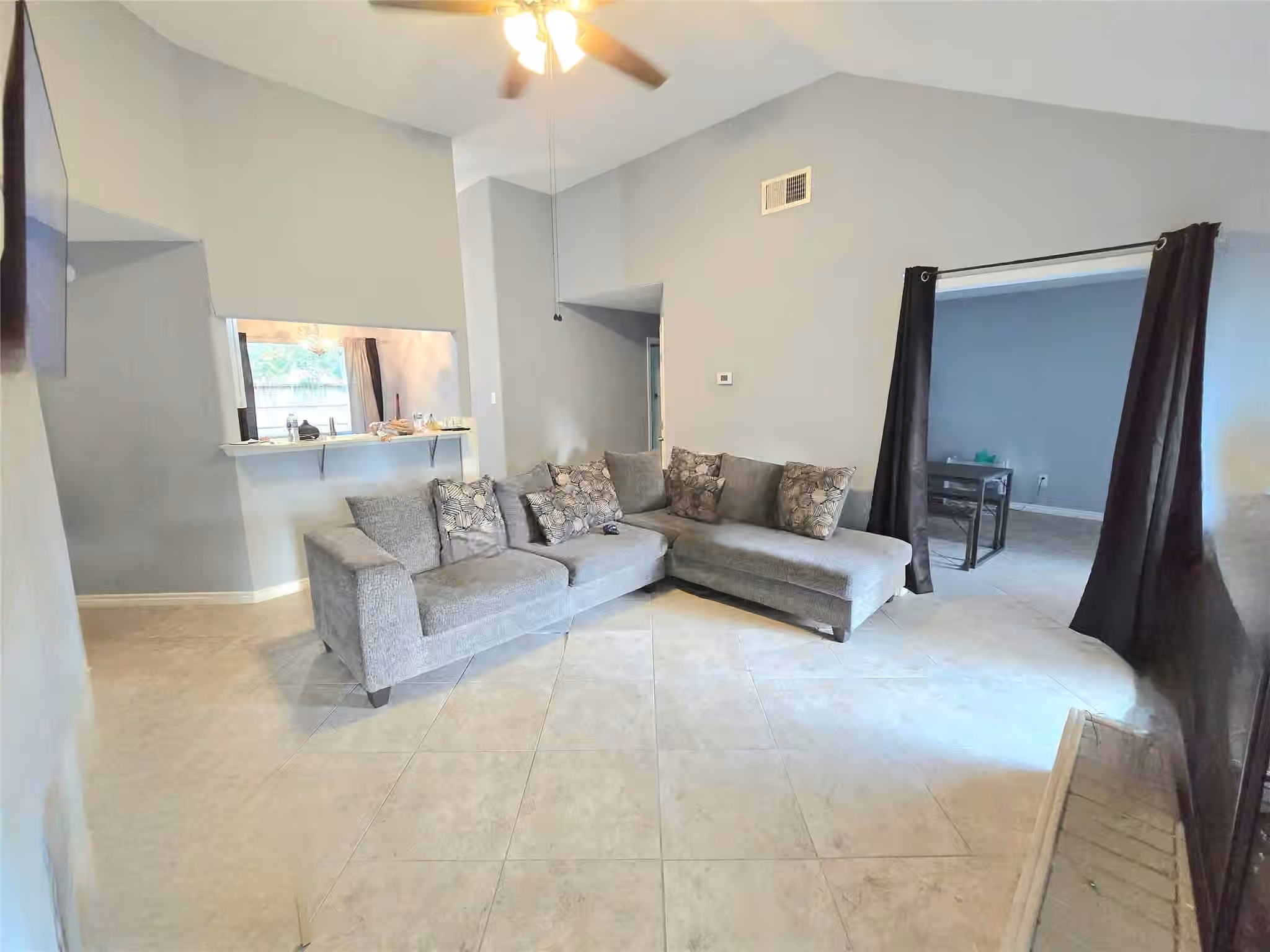 Photo 4 of 5205 Winding Brook Drive, Dickinson, TX