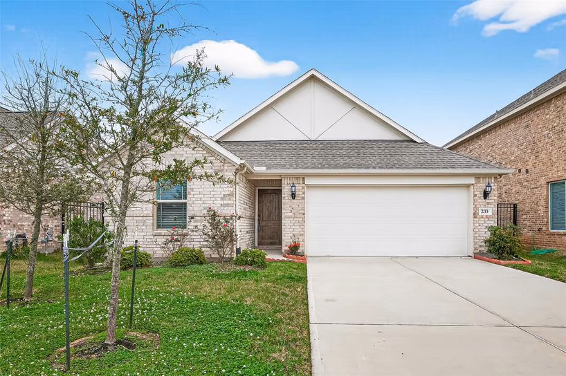 Photo of 233 bonita beach Drive, Katy, TX