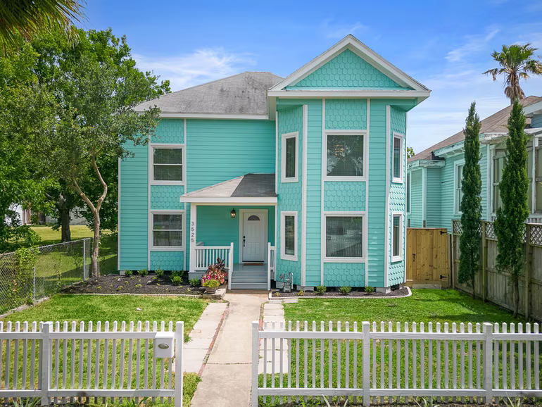 Photo of 3525 Avenue 0, Galveston, TX 77550