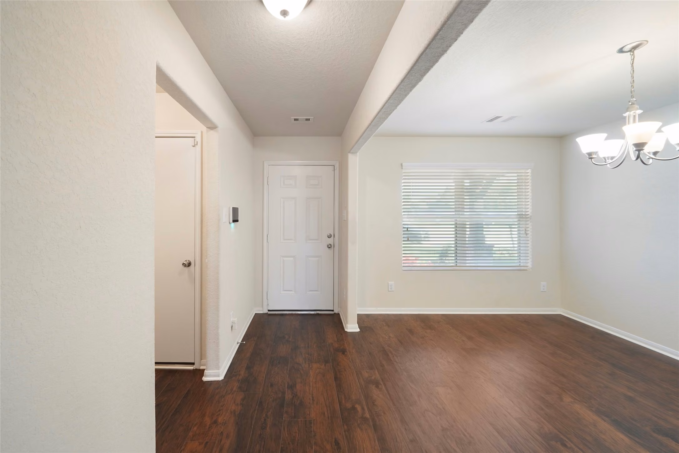 Photo 4 of 2148 Pacific Loon Lane, Conroe, TX
