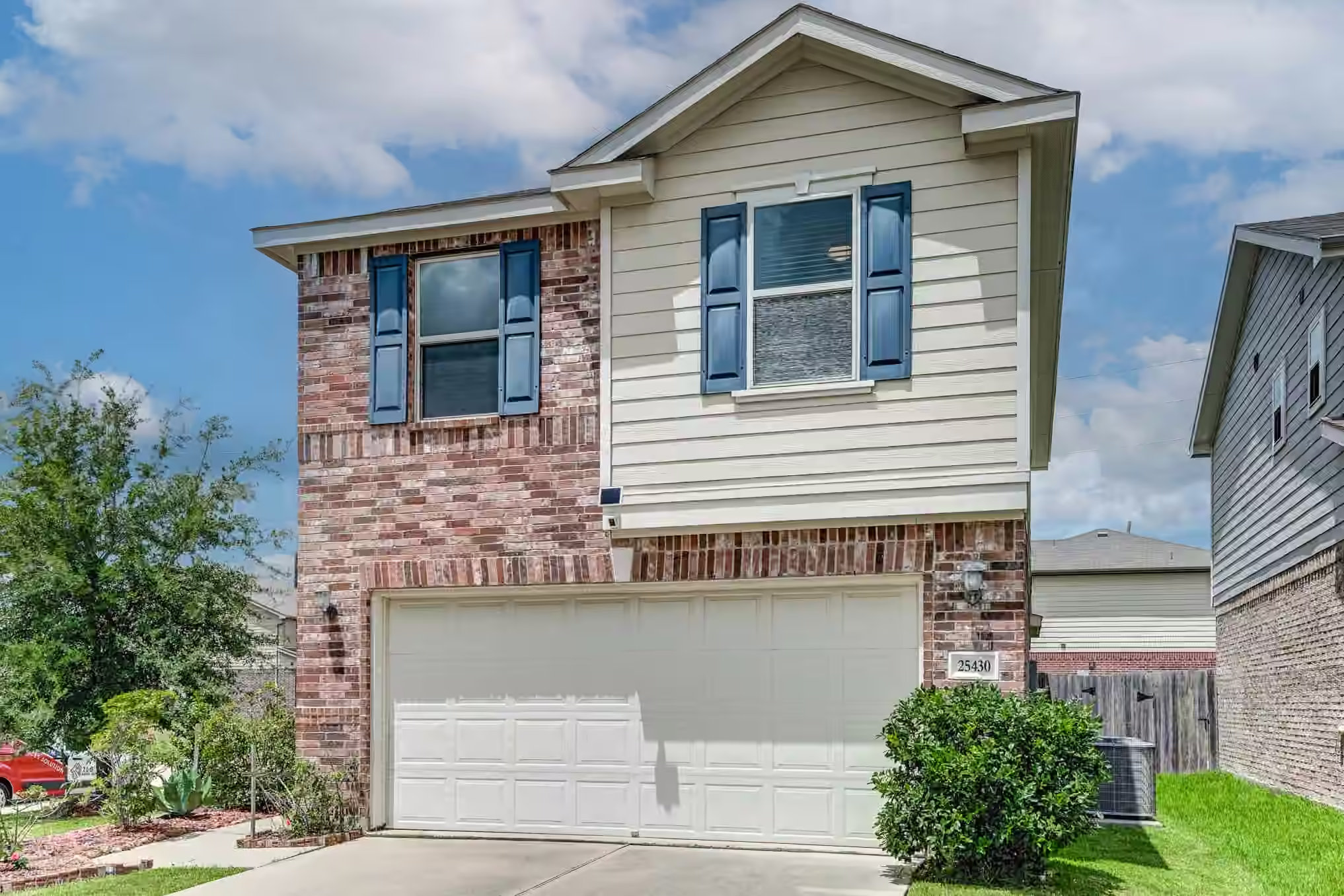 Photo 2 of 25430 Whitehaven Gate Street, Katy, TX