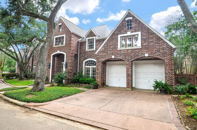 Photo of 19 Ambleside Crescent Drive, Sugar Land, TX