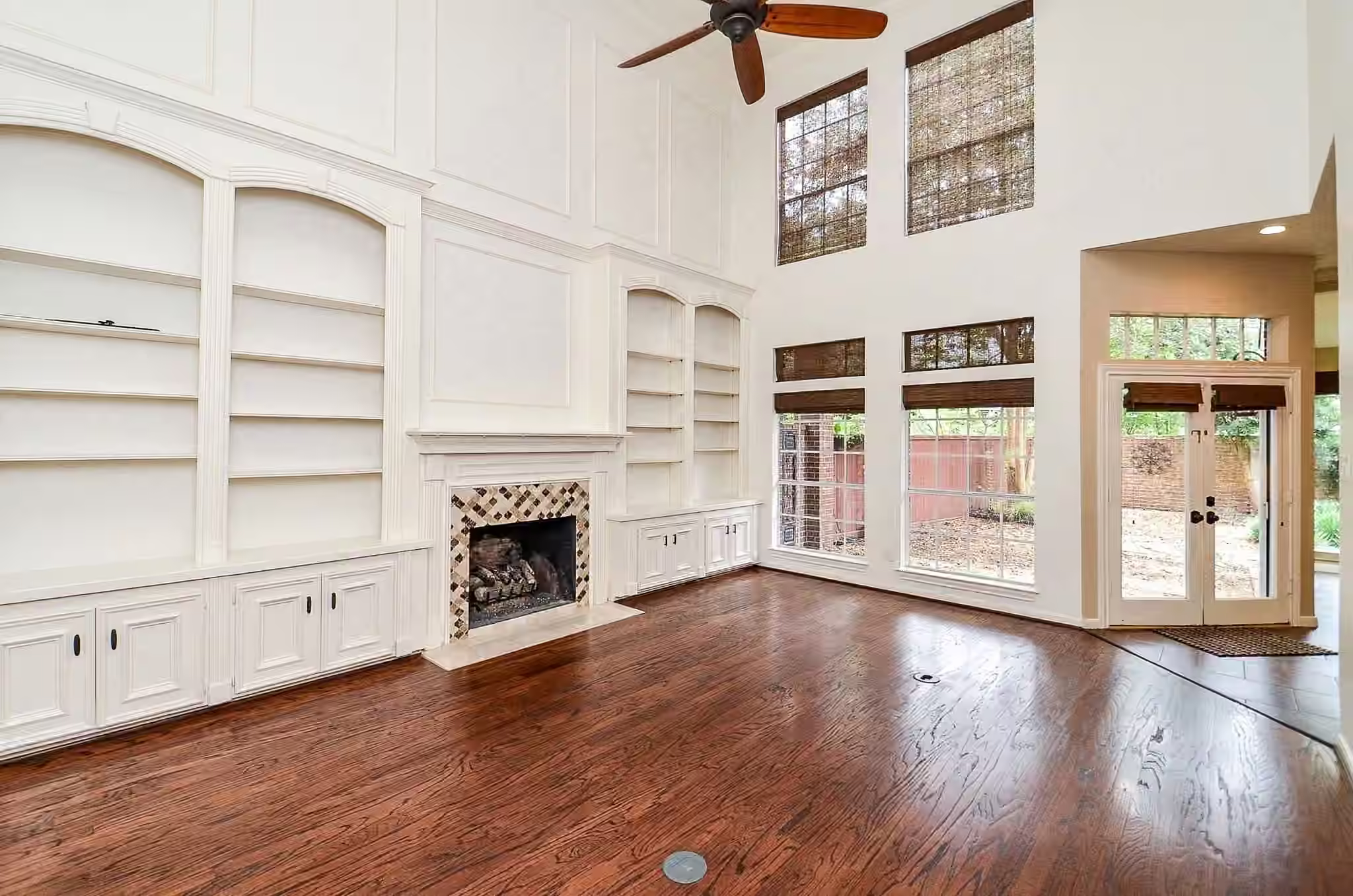 Photo 7 of 19 Ambleside Crescent Drive, Sugar Land, TX