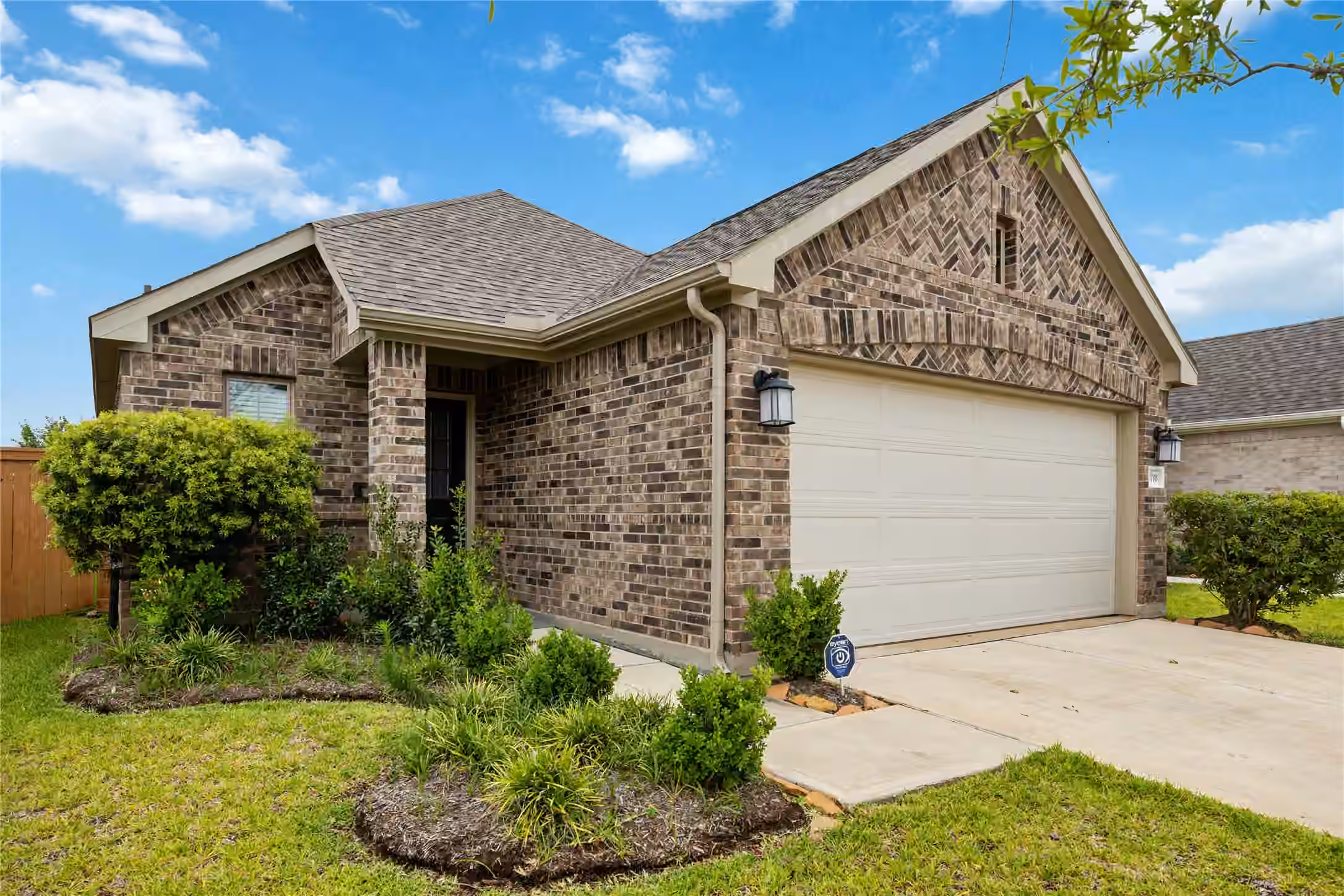Photo 2 of 8118 Royal Breeze Drive, Cypress, TX