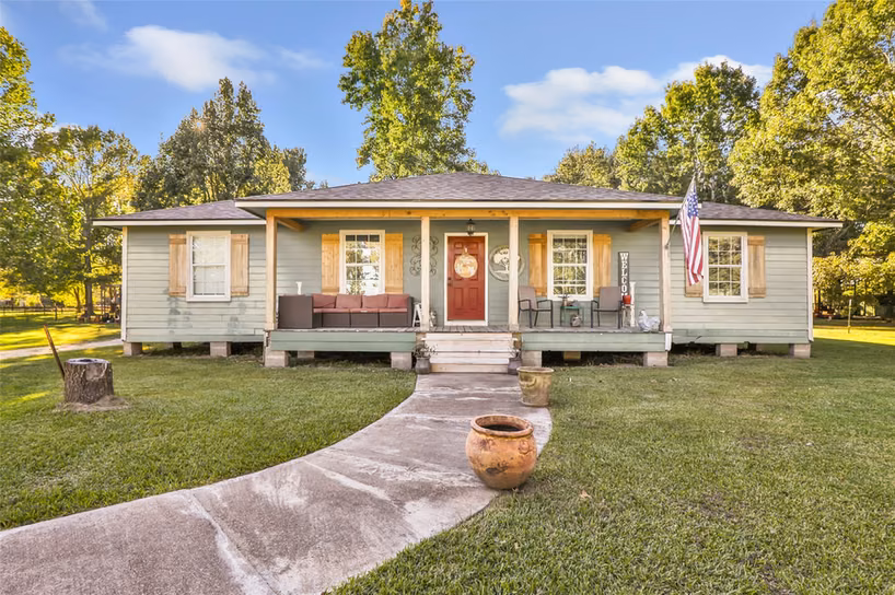 Photo of 97 County Road 2268, Cleveland, TX