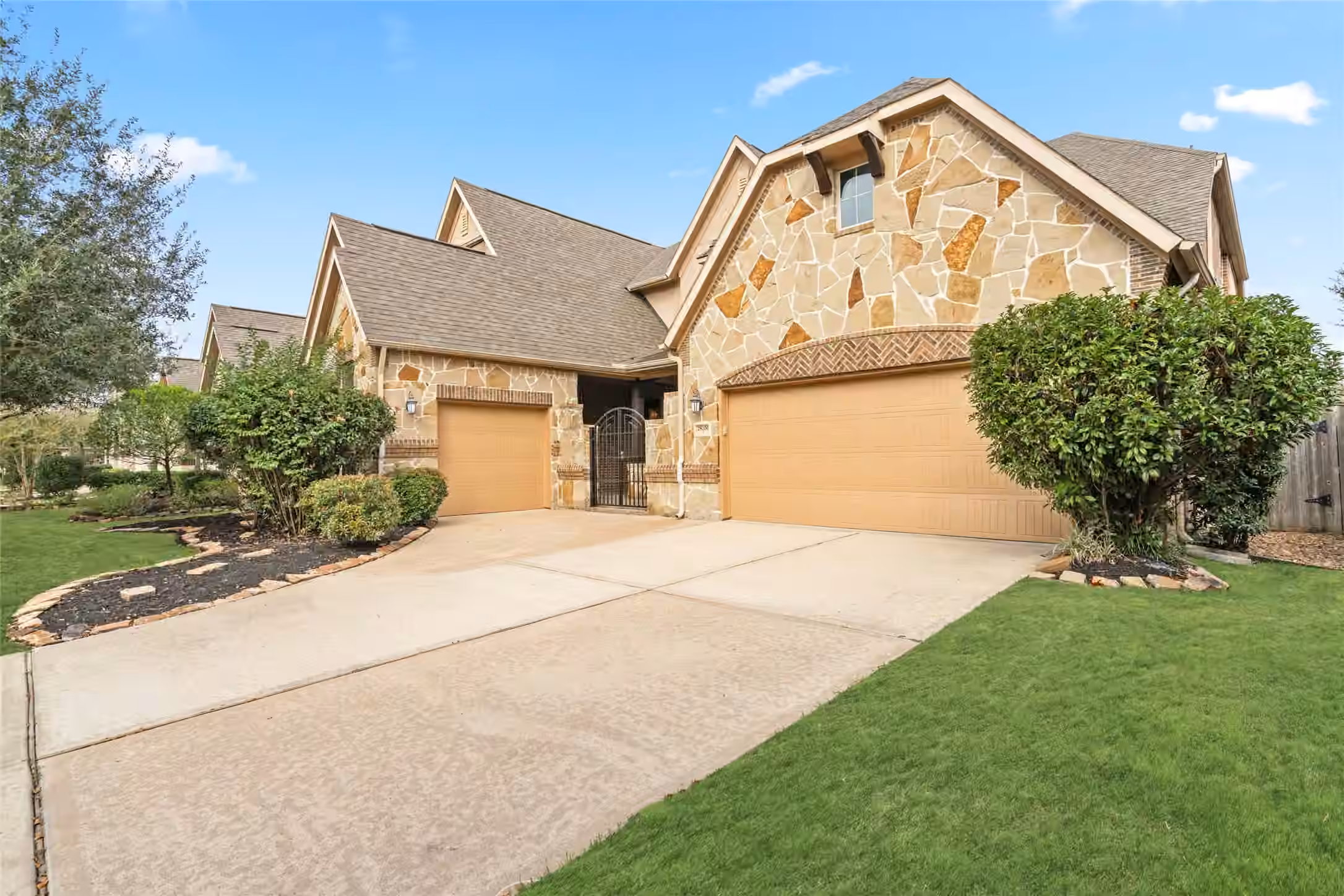 Photo 3 of 28206 Green Forest Bluff Trail, Katy, TX