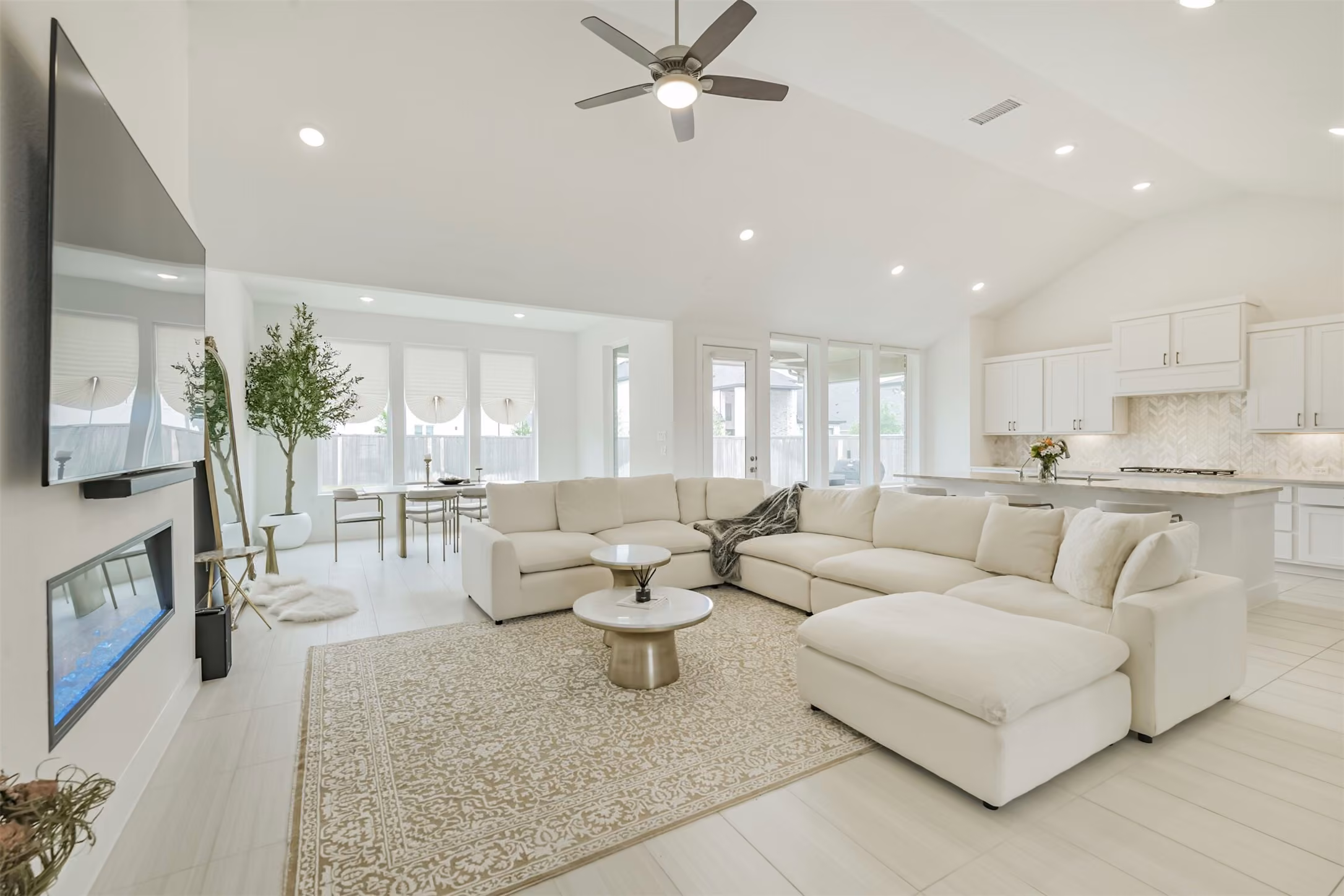Photo 4 of 26923 Longwood Ledge Drive, Spring, TX