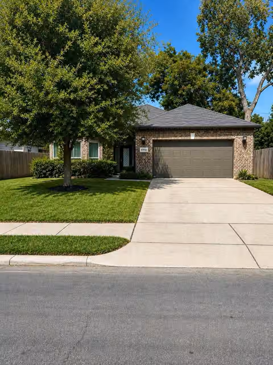 Photo of 8150 Sharondale Drive, Houston, TX