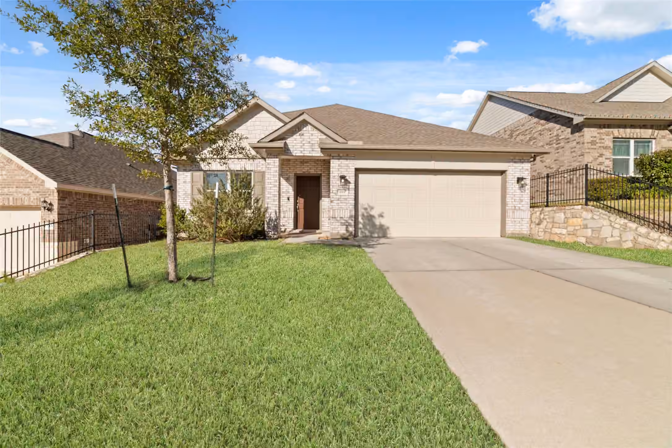 Photo of 919 Golden Willow Lane, Conroe, TX