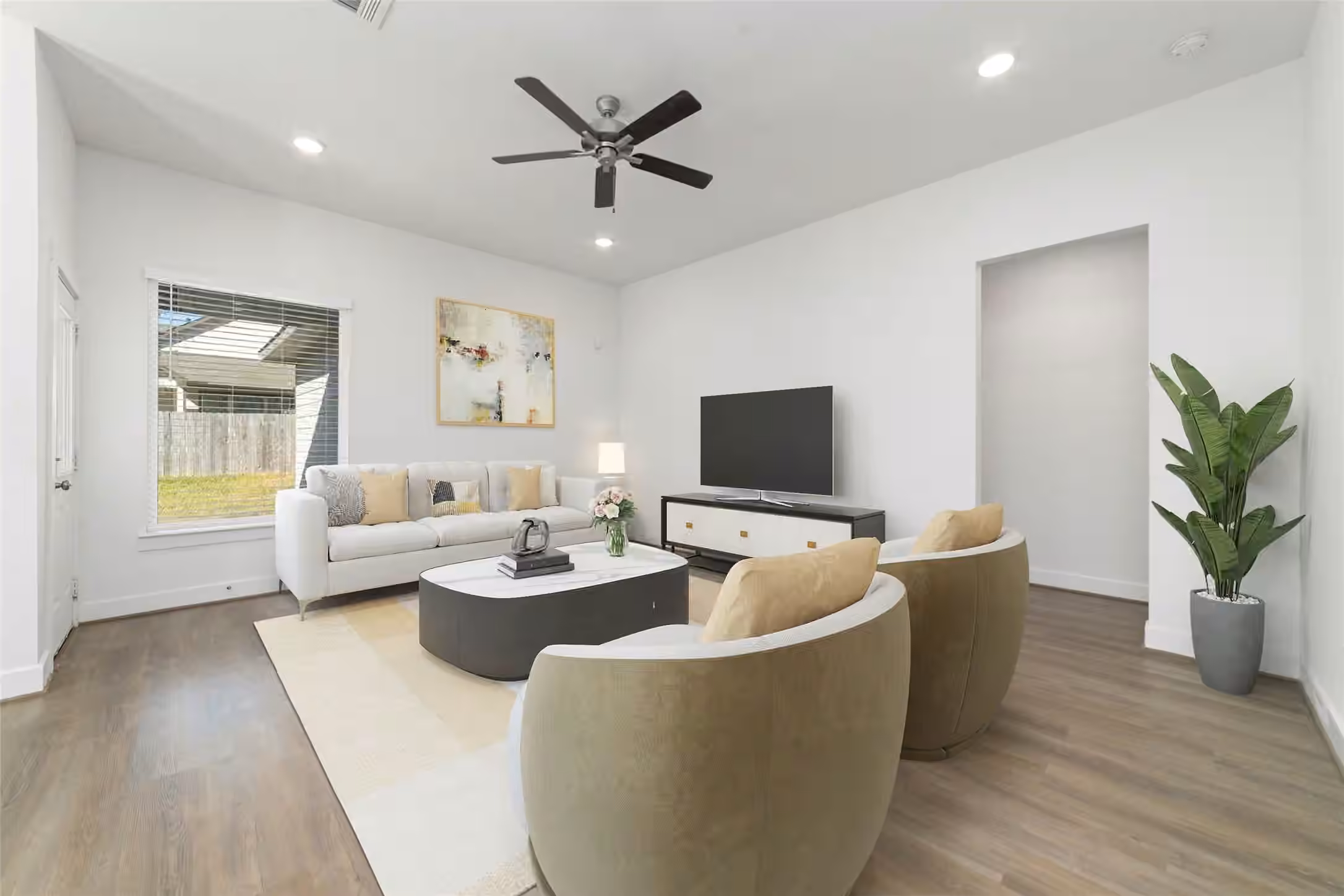 Photo 5 of 919 Golden Willow Lane, Conroe, TX