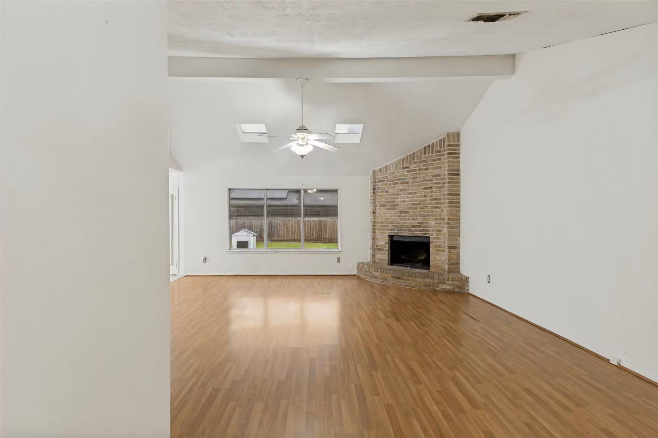 Photo 7 of 1415 Leadenhall Circle, Channelview, TX