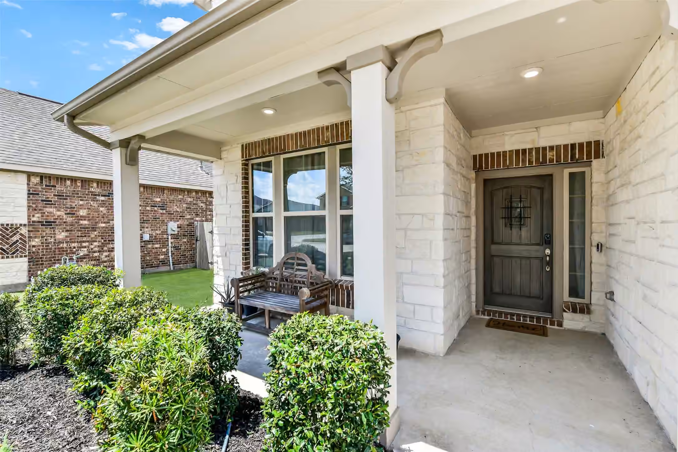 Photo 2 of 6930 Water Glen Lane, Manvel, TX