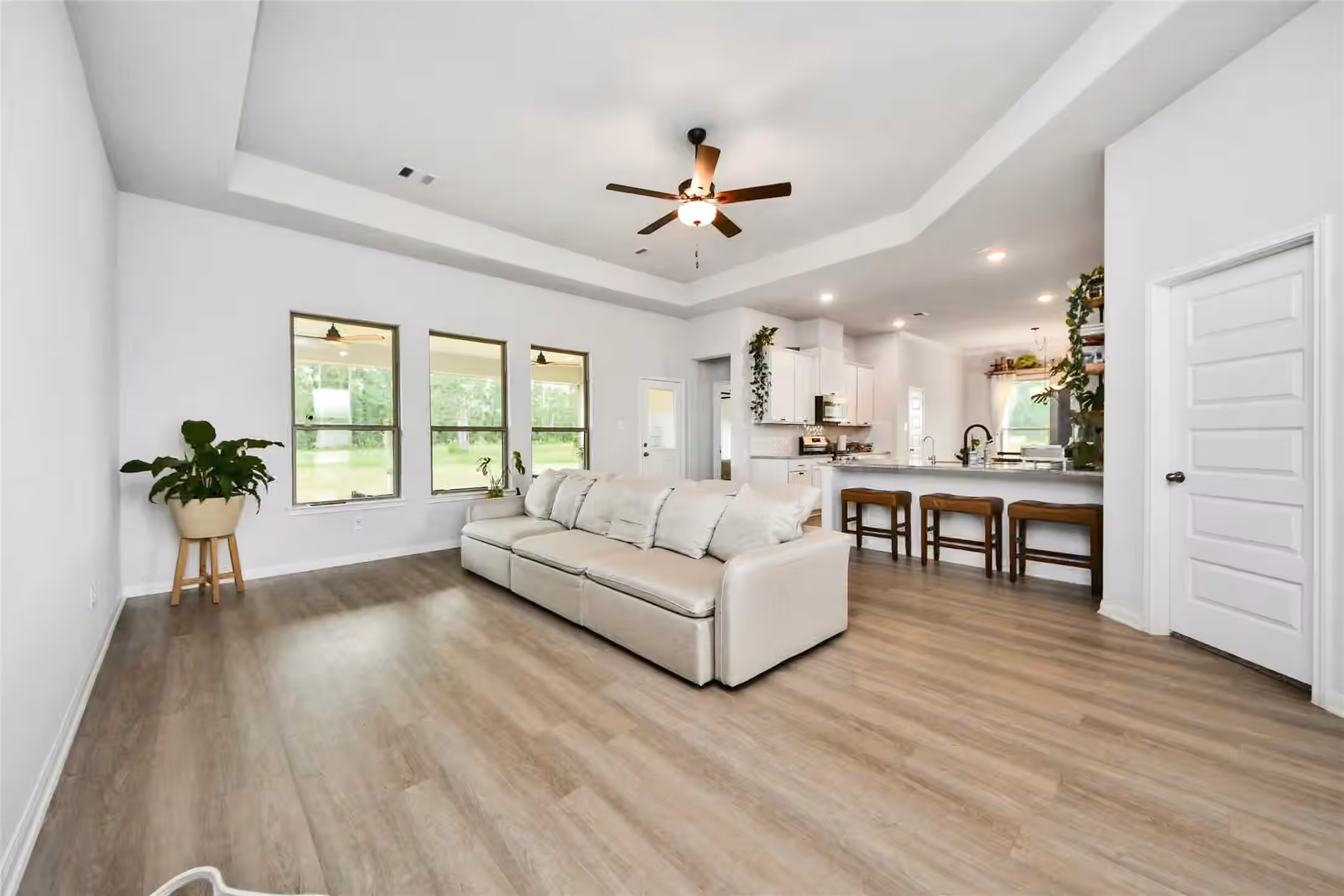 Photo 5 of 160 Barton Place Drive, Cleveland, TX
