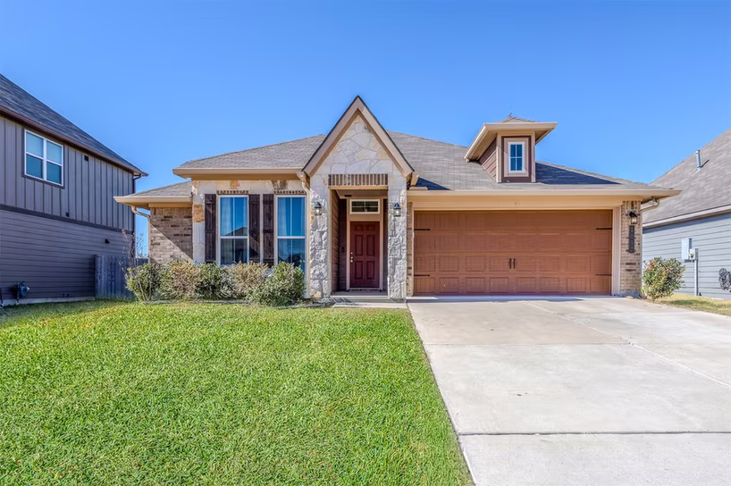 Photo of 1012 Old Vine Road, Brenham, TX 77833