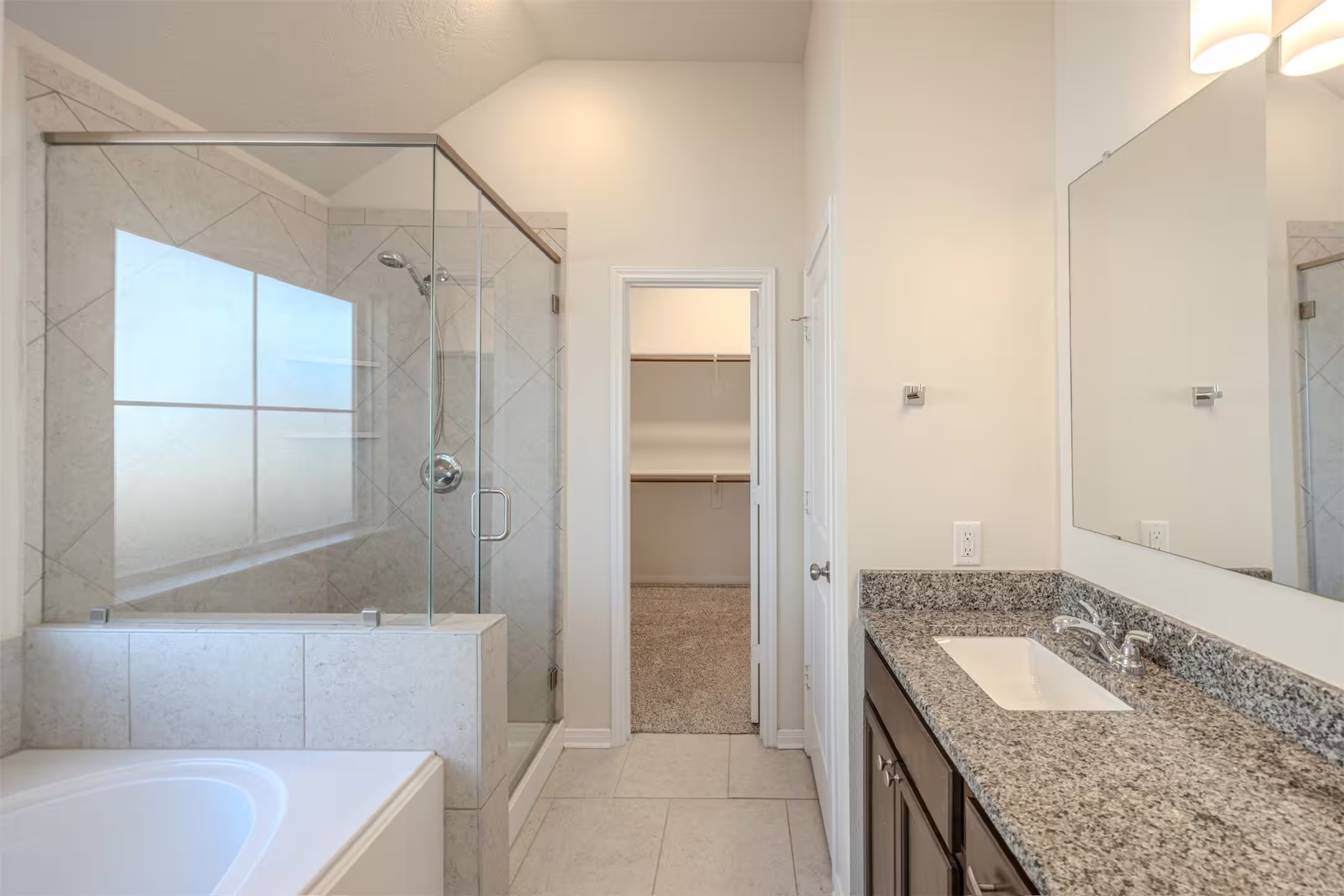 Photo 4 of 1012 Old Vine Road, Brenham, TX