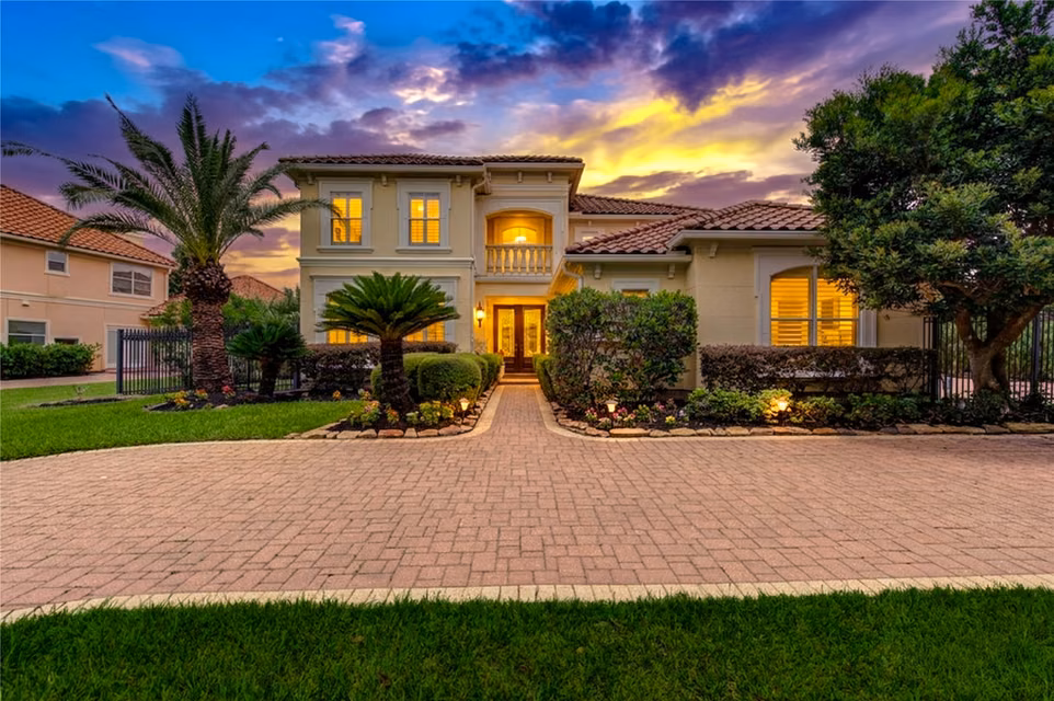 Photo 4 of 14114 Barnhart Boulevard, Houston, TX
