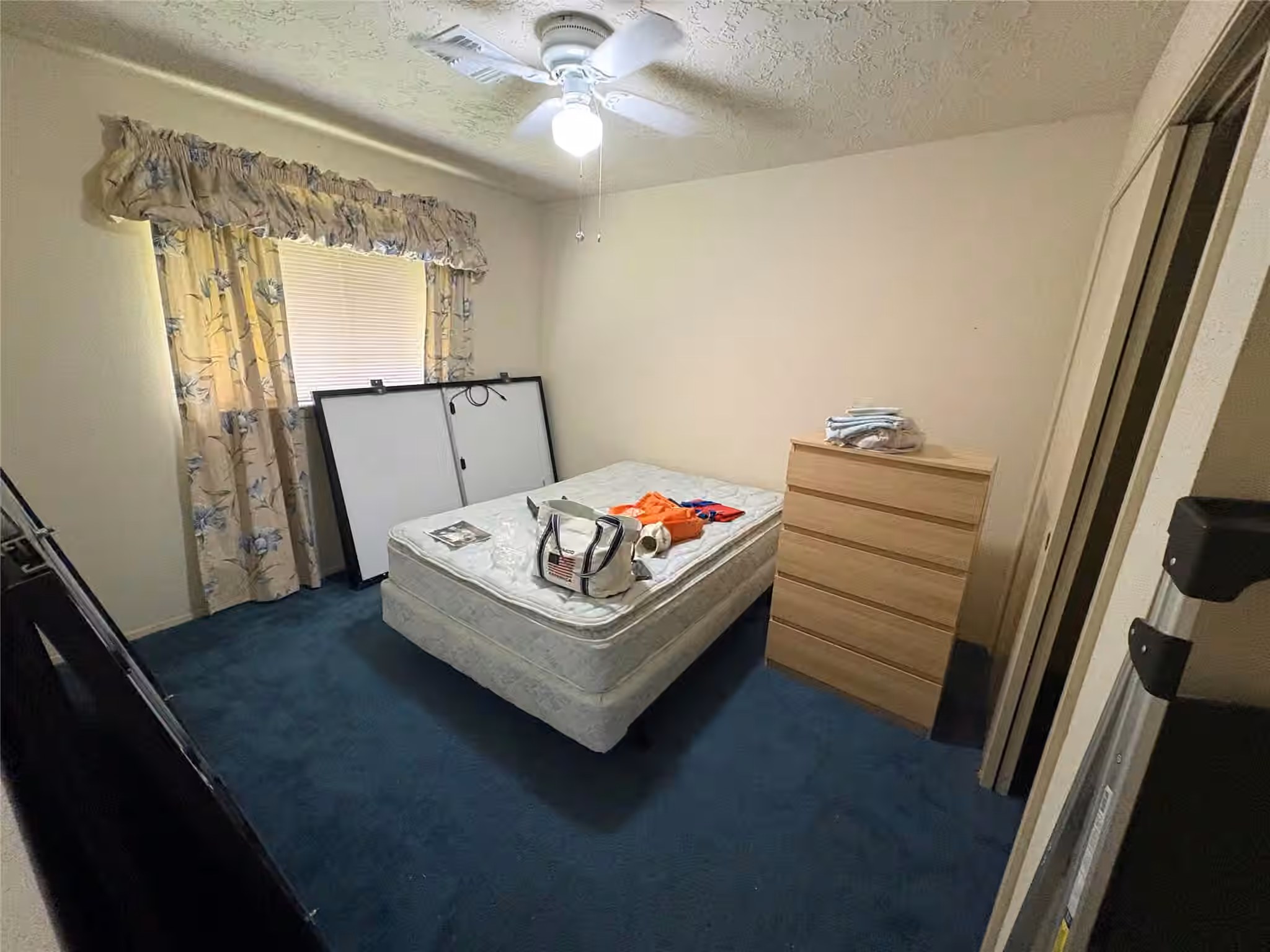 Photo 7 of 1127 W Brompton Drive, Pearland, TX