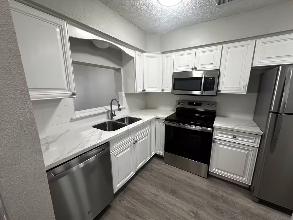 Photo 3 of 2120 Greenbriar Colony Drive, Houston, TX