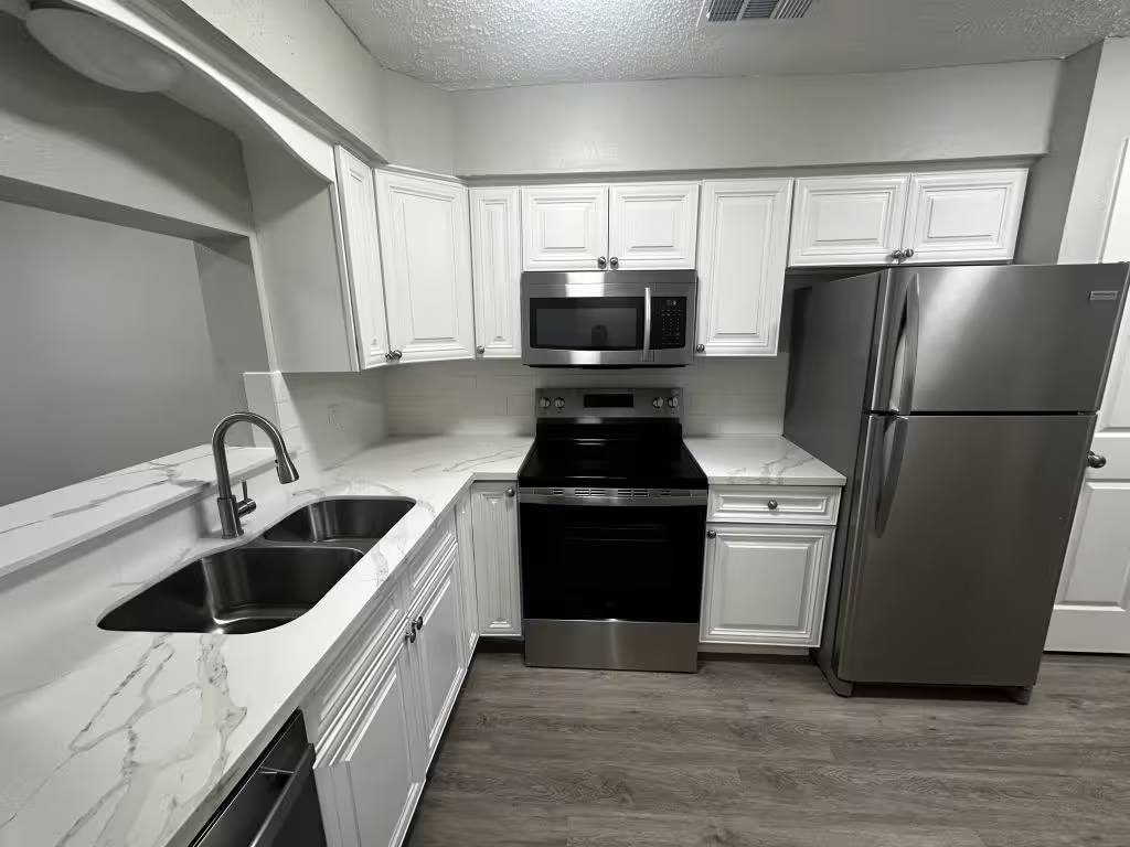 Photo 4 of 2120 Greenbriar Colony Drive, Houston, TX