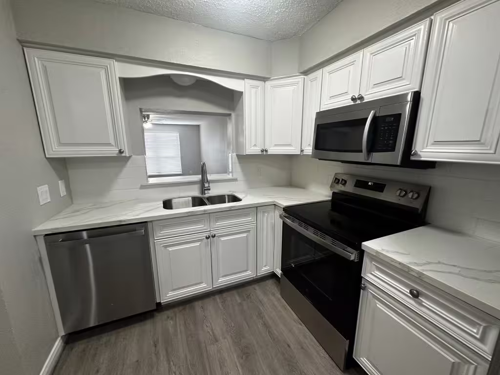Photo 5 of 2120 Greenbriar Colony Drive, Houston, TX