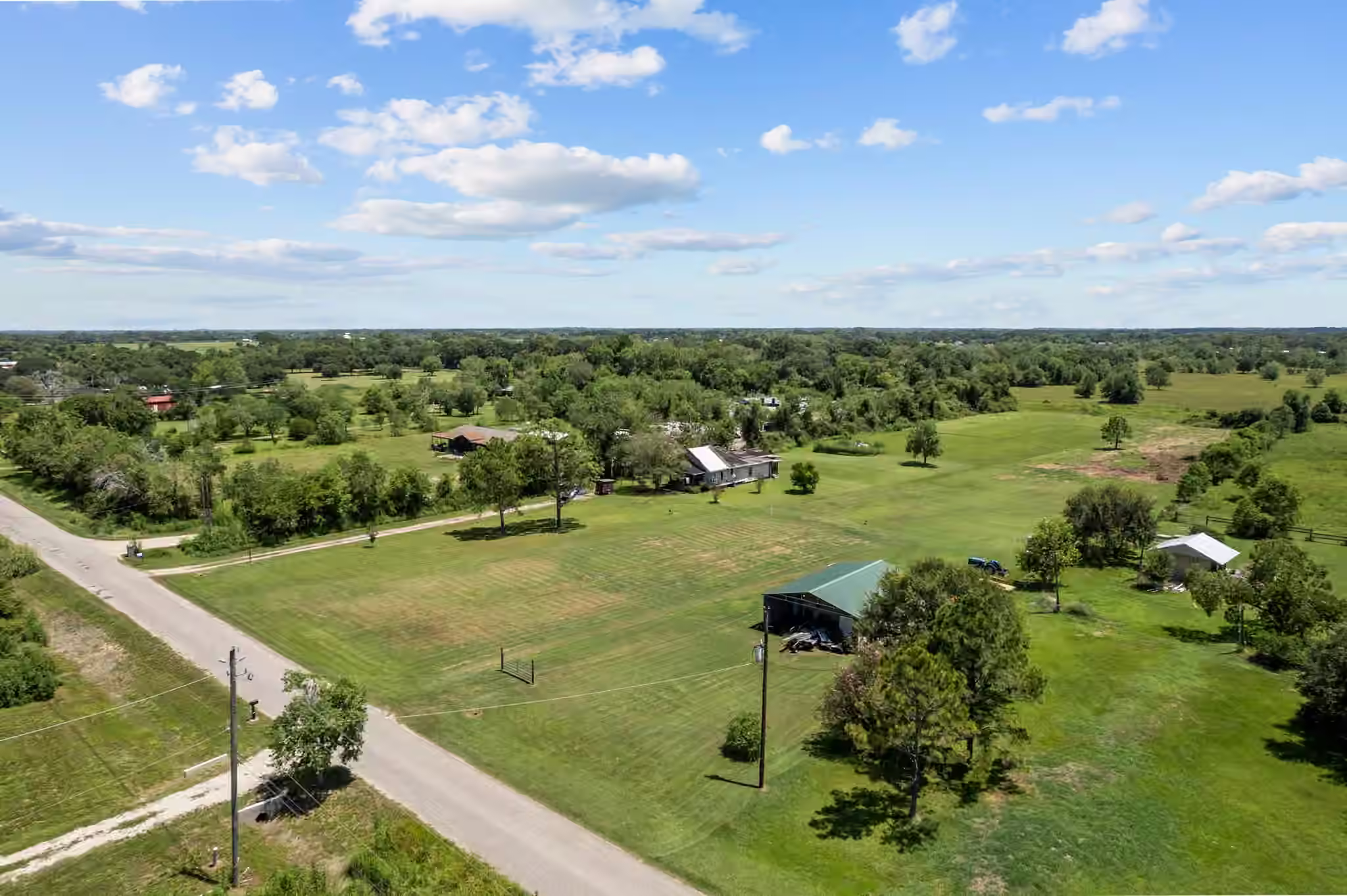 Photo 4 of 5531 County Road 435, Alvin, TX