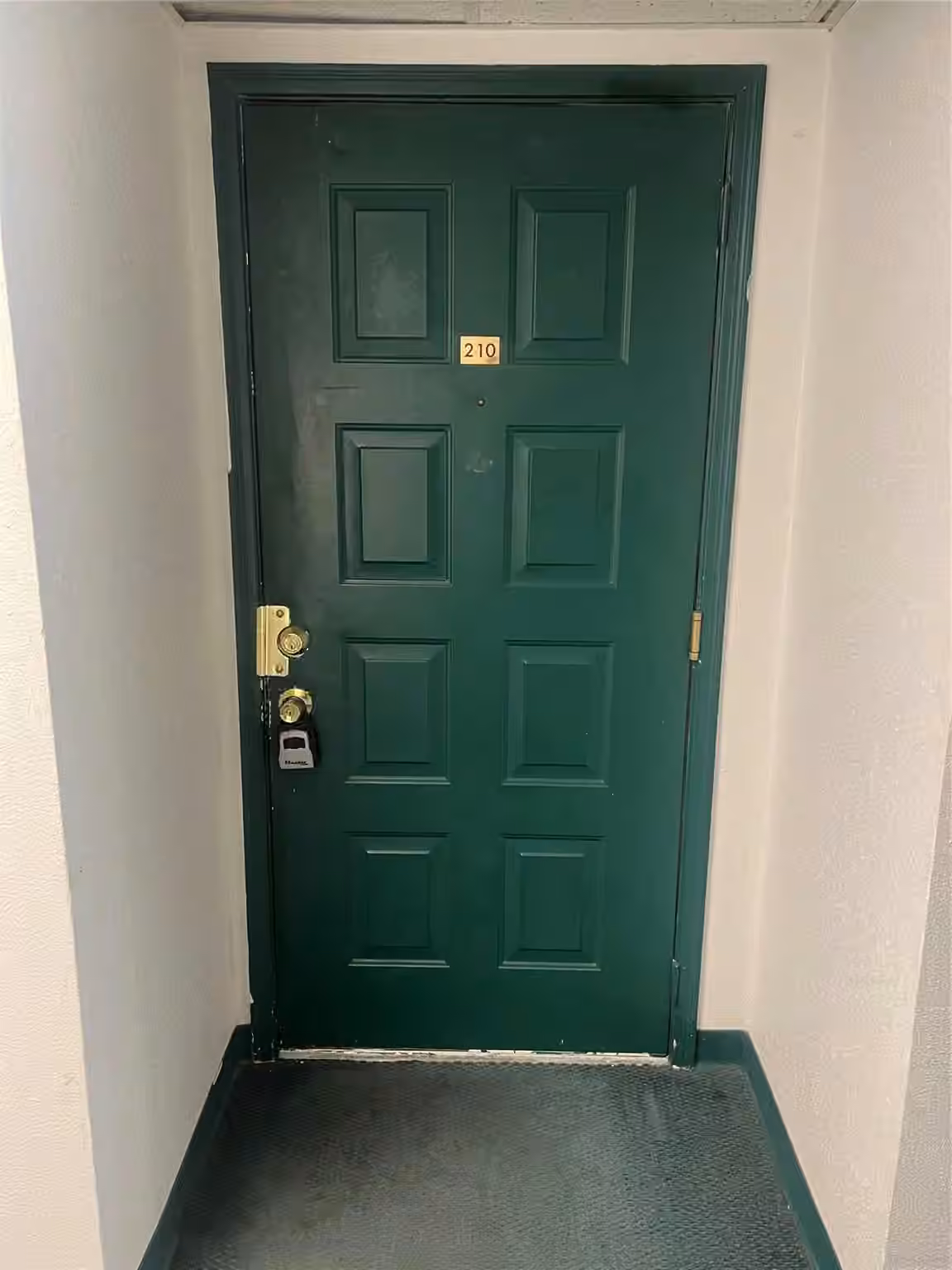 Photo 3 of 2830 S Bartell Drive 210, Houston, TX