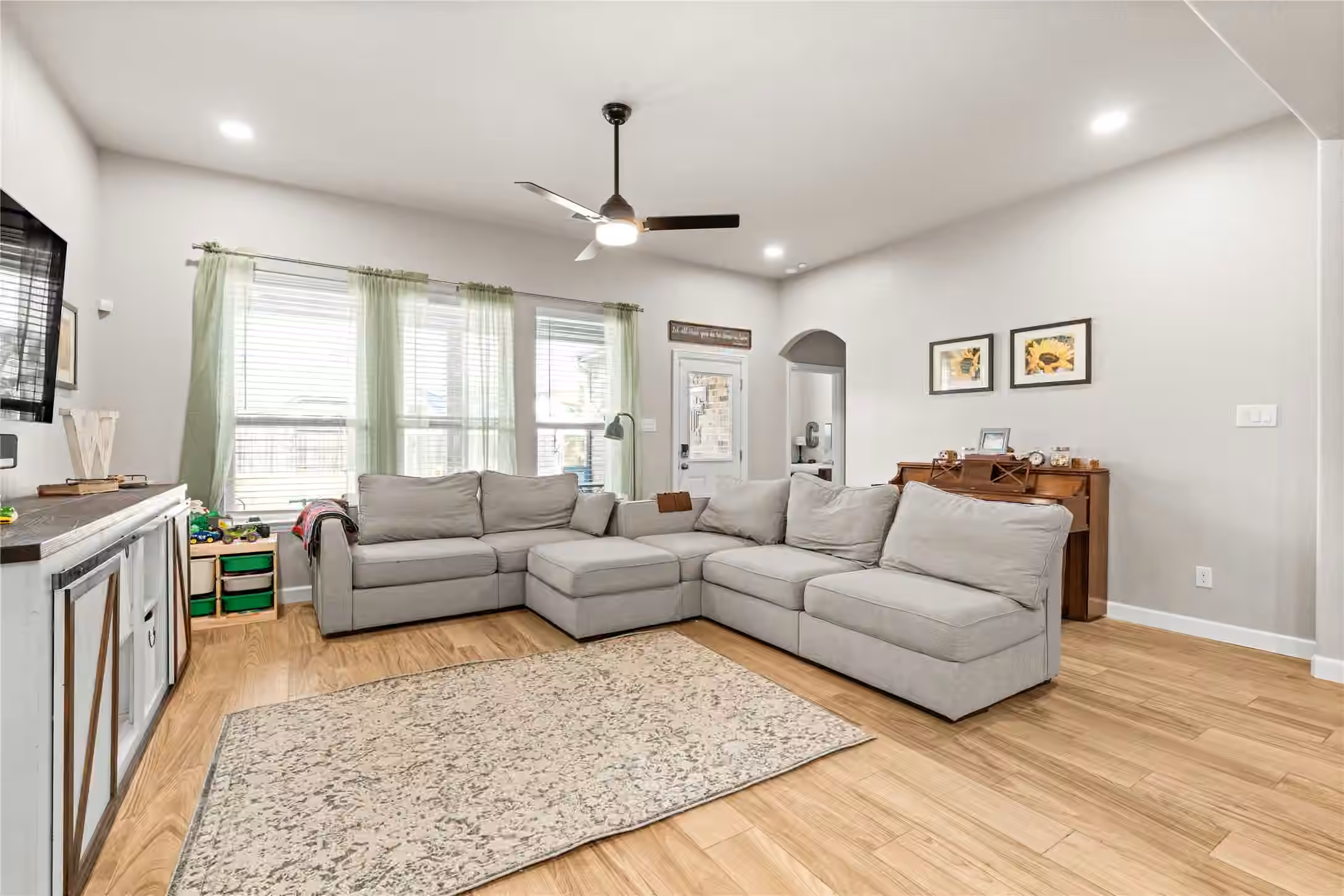 Photo 5 of 8910 Beacon Mill Drive, Cypress, TX