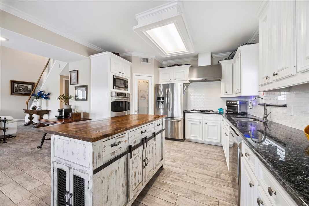 Photo 5 of 33 N Flamingo Street, La Marque, TX