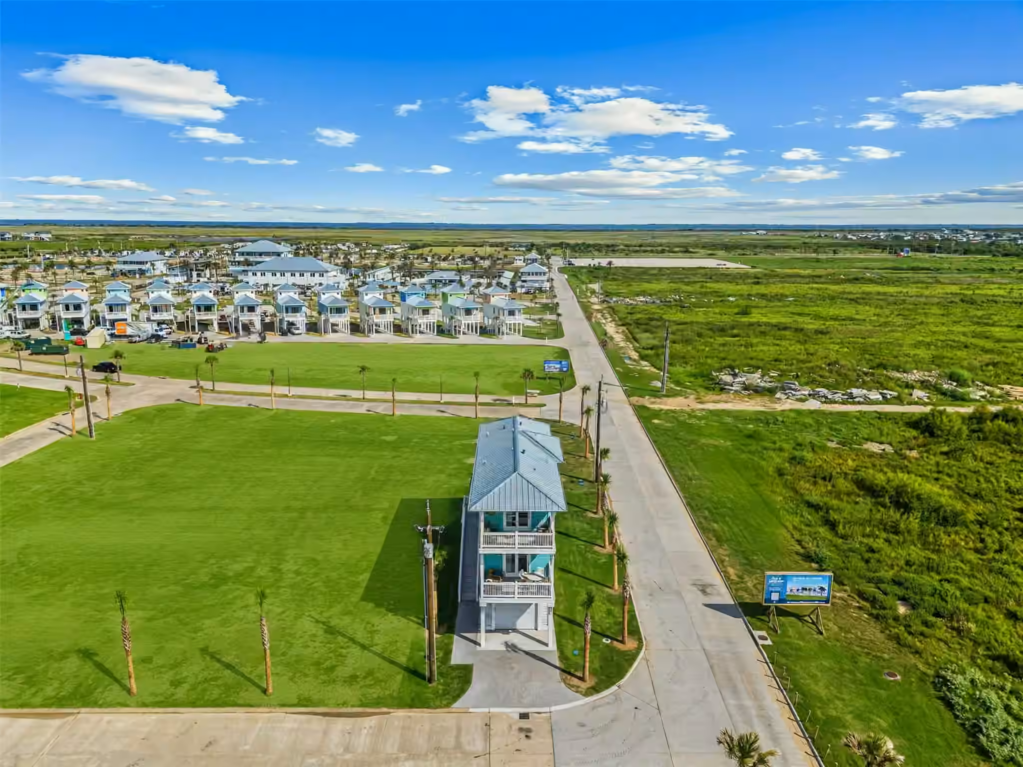 Photo 4 of 817 Flip Flop Way, Crystal Beach, TX
