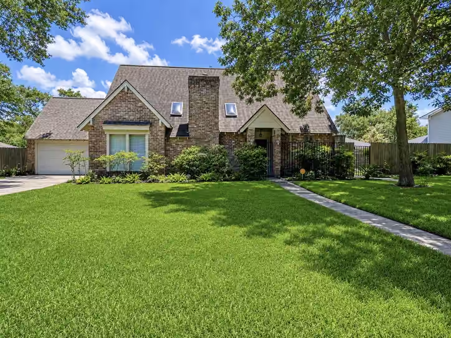 Photo 3 of 14811 Mystic Bend Dr, Cypress, TX