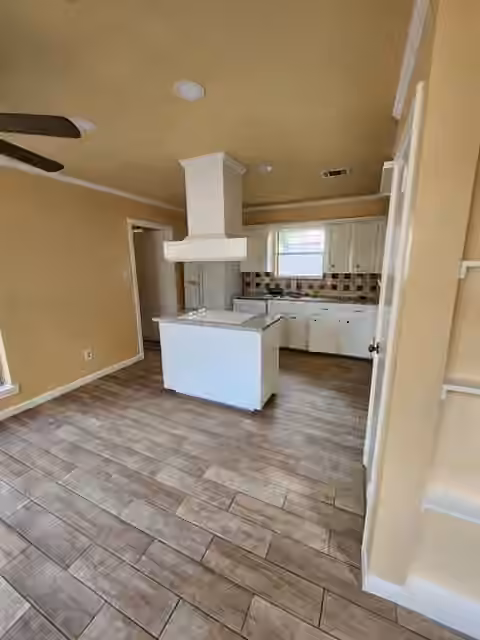 Photo 6 of 9614 Halkirk Street, Spring, TX