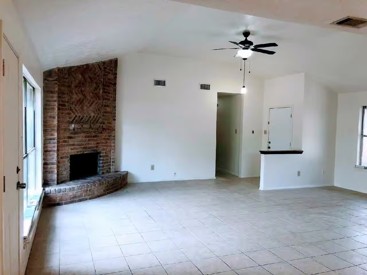 Photo 3 of 4734 Owens Creek Lane, Spring, TX