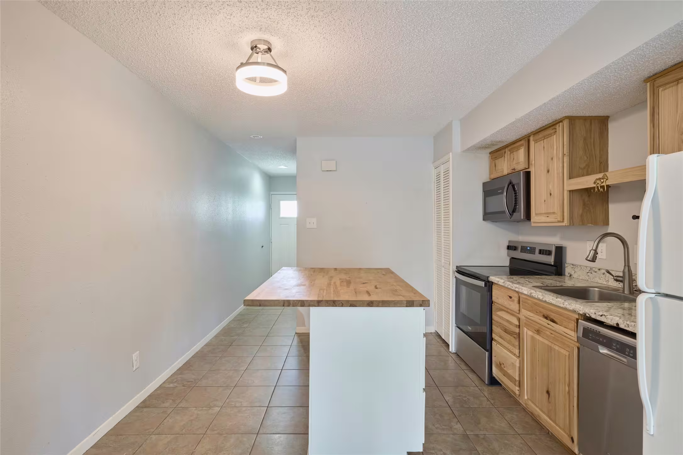 Photo 5 of 12900 Walden Road 622F, Montgomery, TX