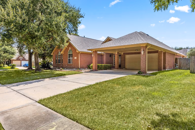 Photo 2 of 2703 Winding Run Lane, Katy, TX