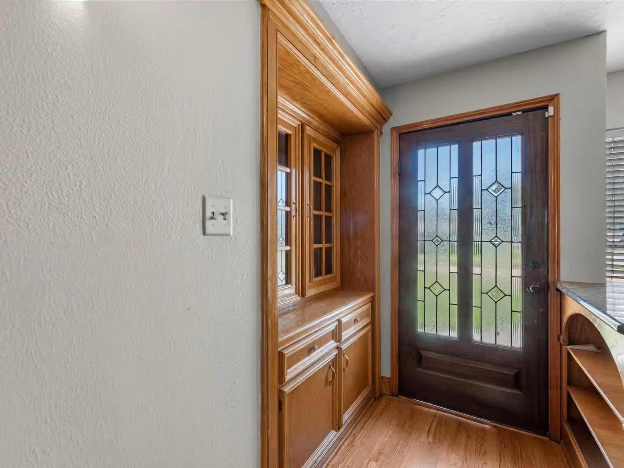 Photo 4 of 10319 Dunvegan Way, Houston, TX
