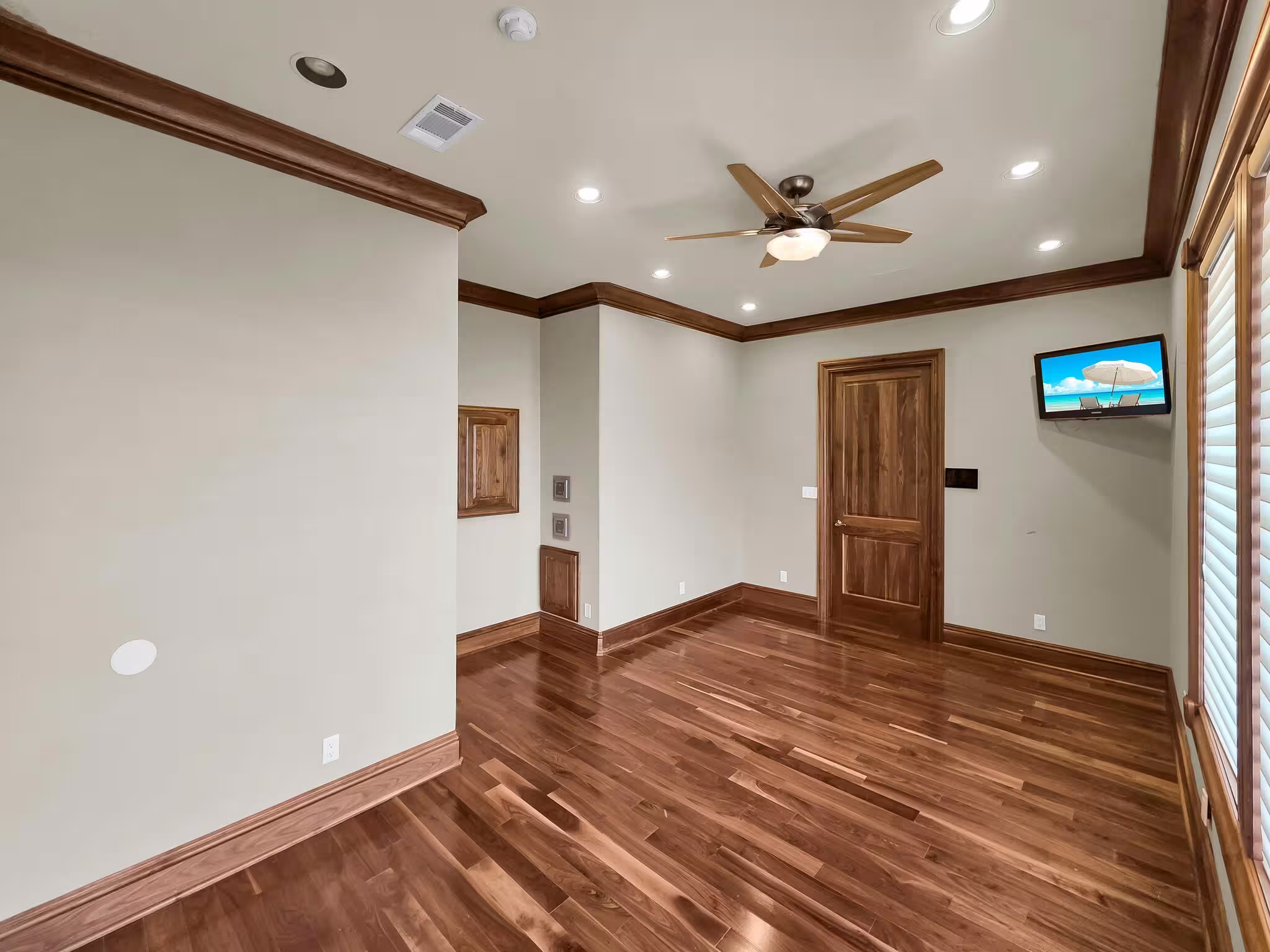 Photo 5 of 1239 Lagoon Drive, Crystal Beach, TX