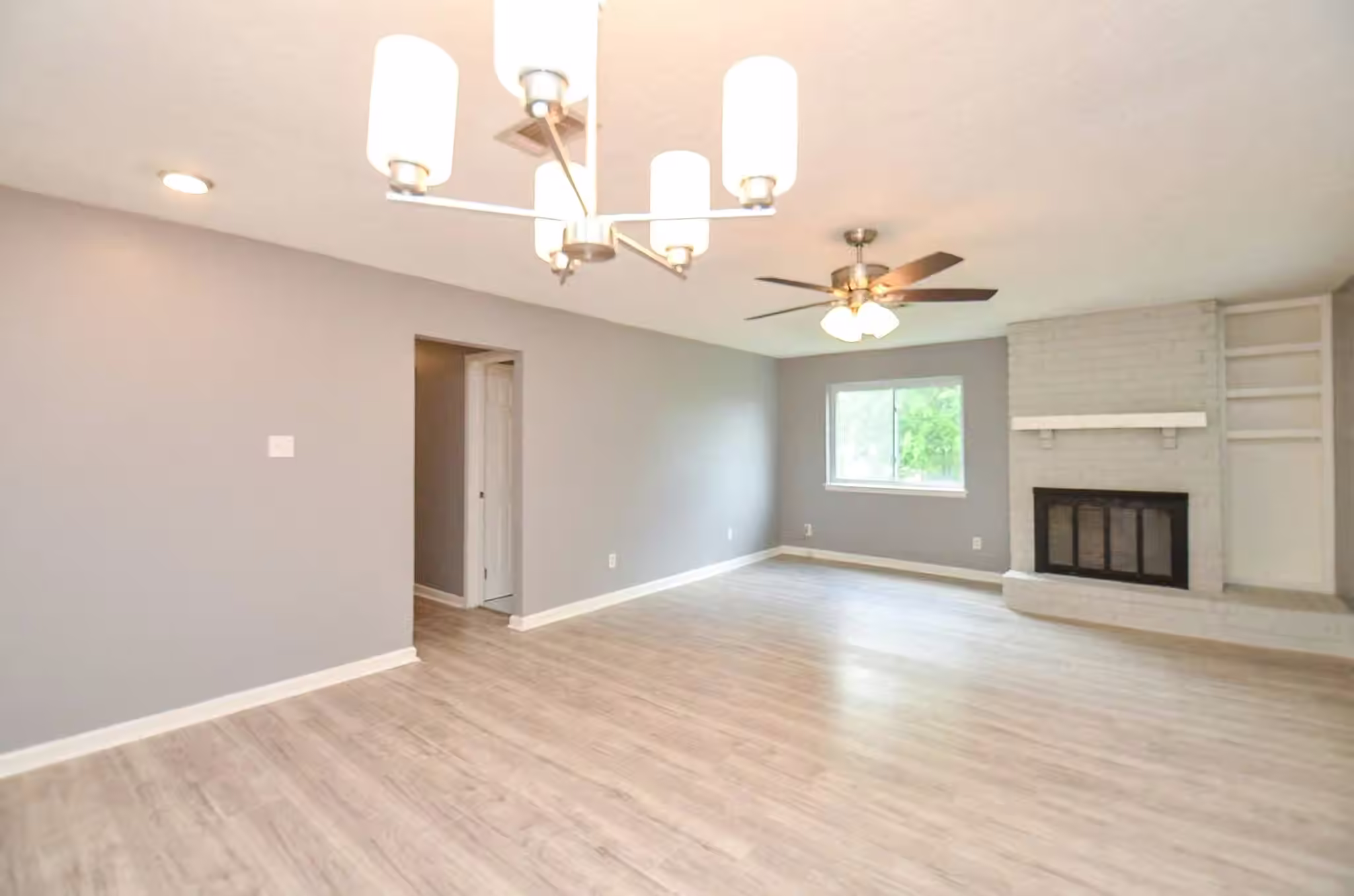 Photo 2 of 12791 Lake Conroe Hills Drive, Willis, TX