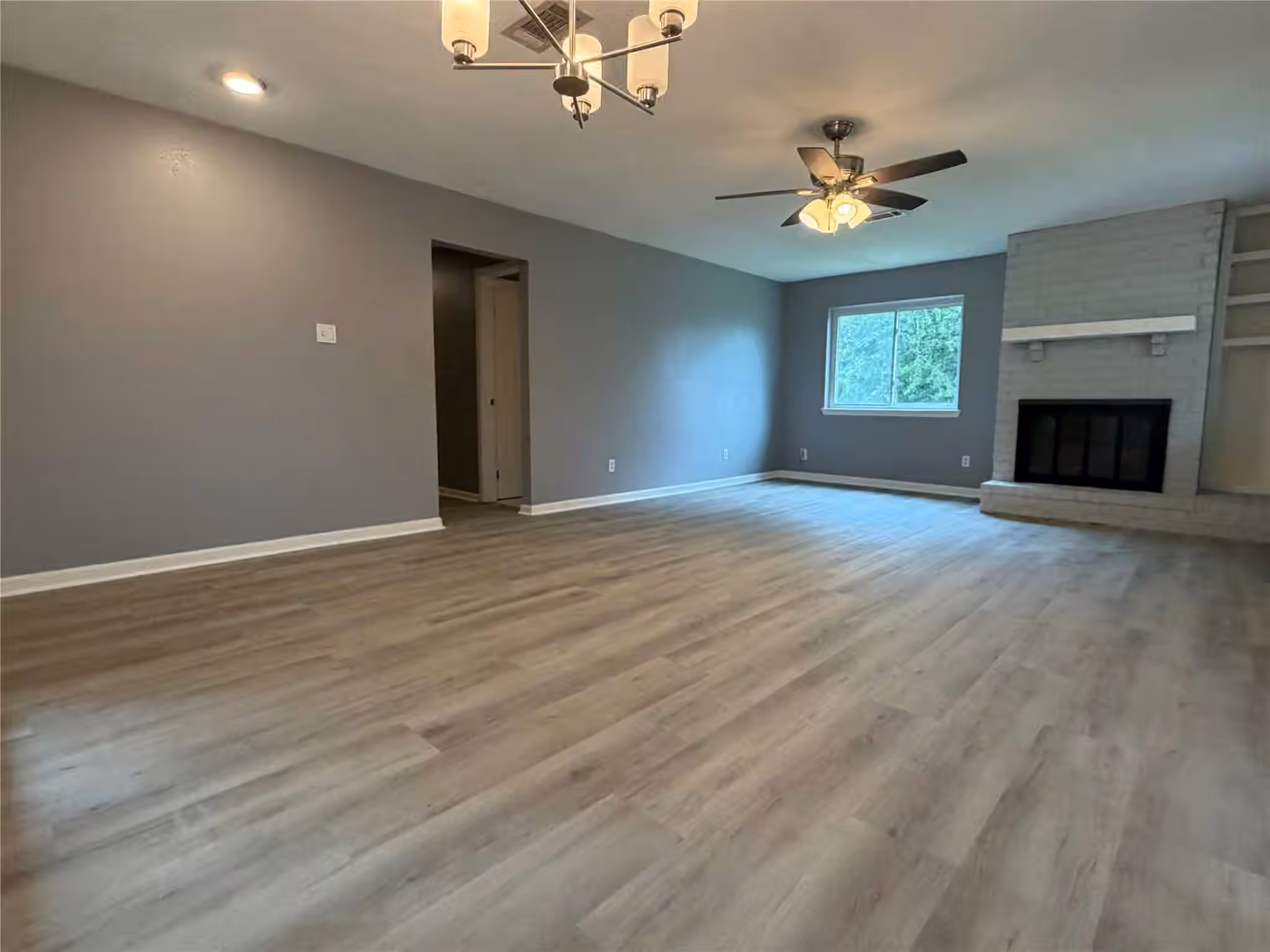 Photo 3 of 12791 Lake Conroe Hills Drive, Willis, TX