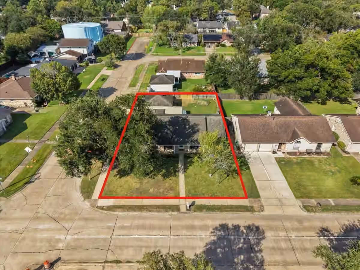 Photo 3 of 15703 Blackhawk Boulevard, Friendswood, TX
