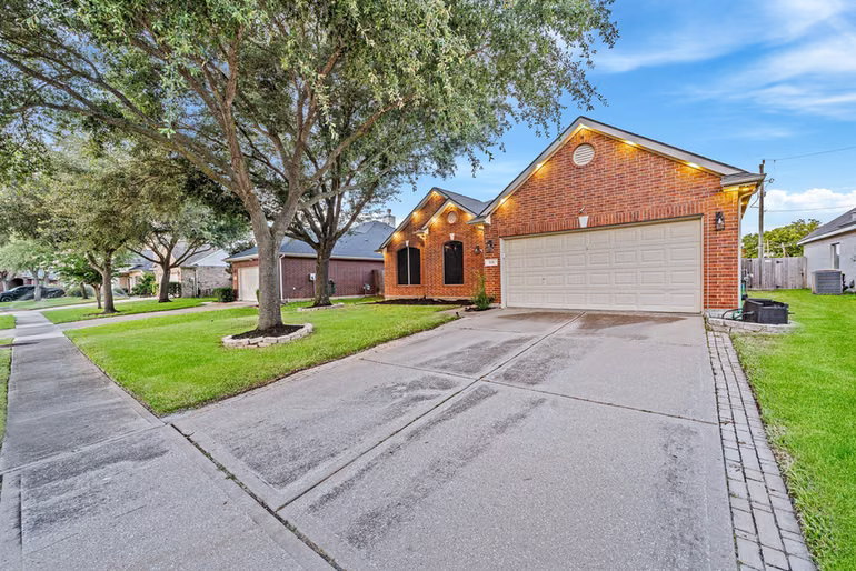 Photo 3 of 2010 Lincoln Crest Way, Sugar Land, TX