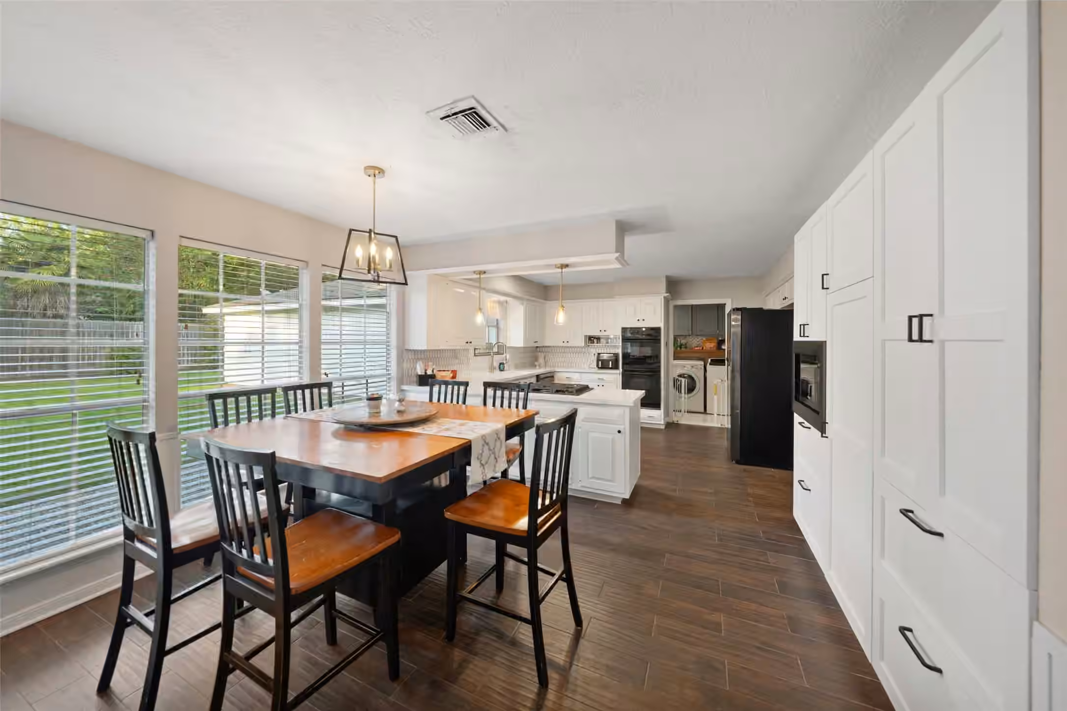 Photo 6 of 675 Stonewall Jackson Drive, Conroe, TX