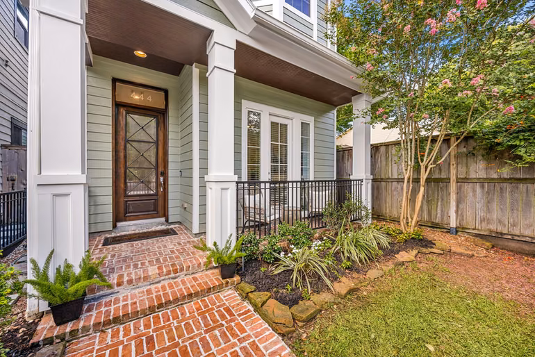 Photo 3 of 444 W 26th Street, Houston, TX