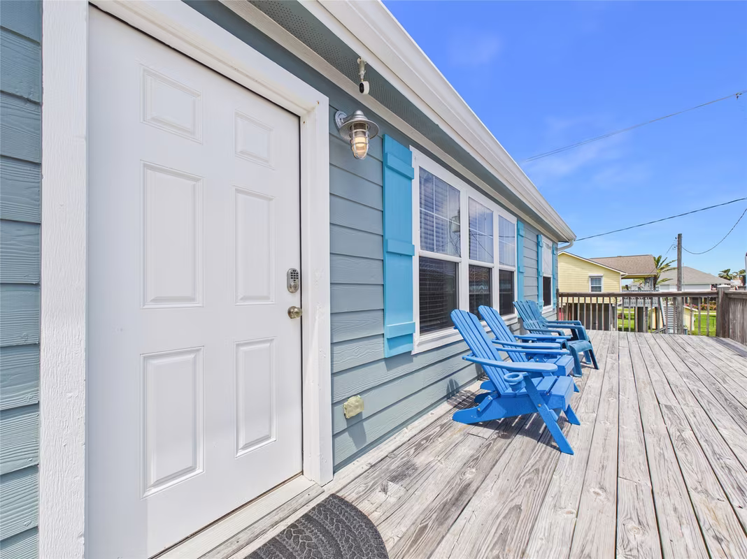 Photo of 905 Meynig Drive, Crystal Beach, TX 77650