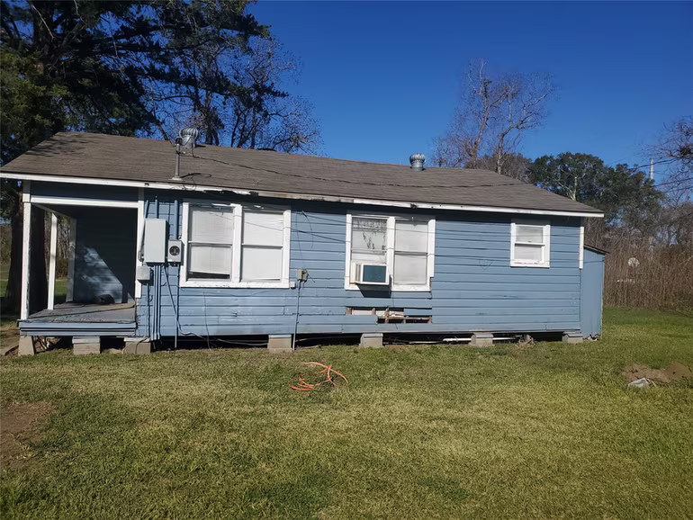 Photo 3 of 109 Carver Street, West Columbia, TX