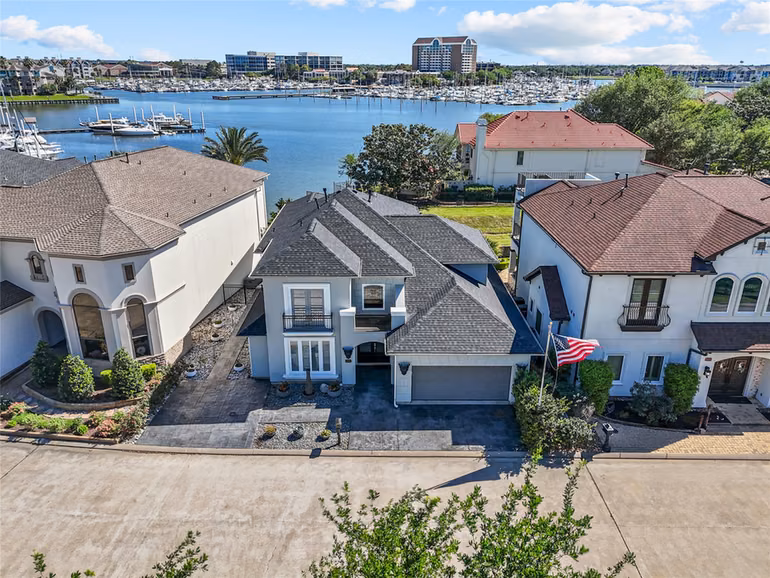 Photo of 1511 Waterside Drive, League City, TX