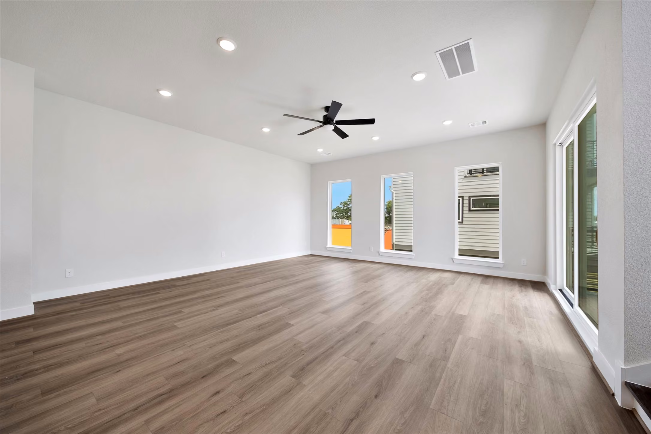 Photo 5 of 4406 Anthony Court Lane, Seabrook, TX